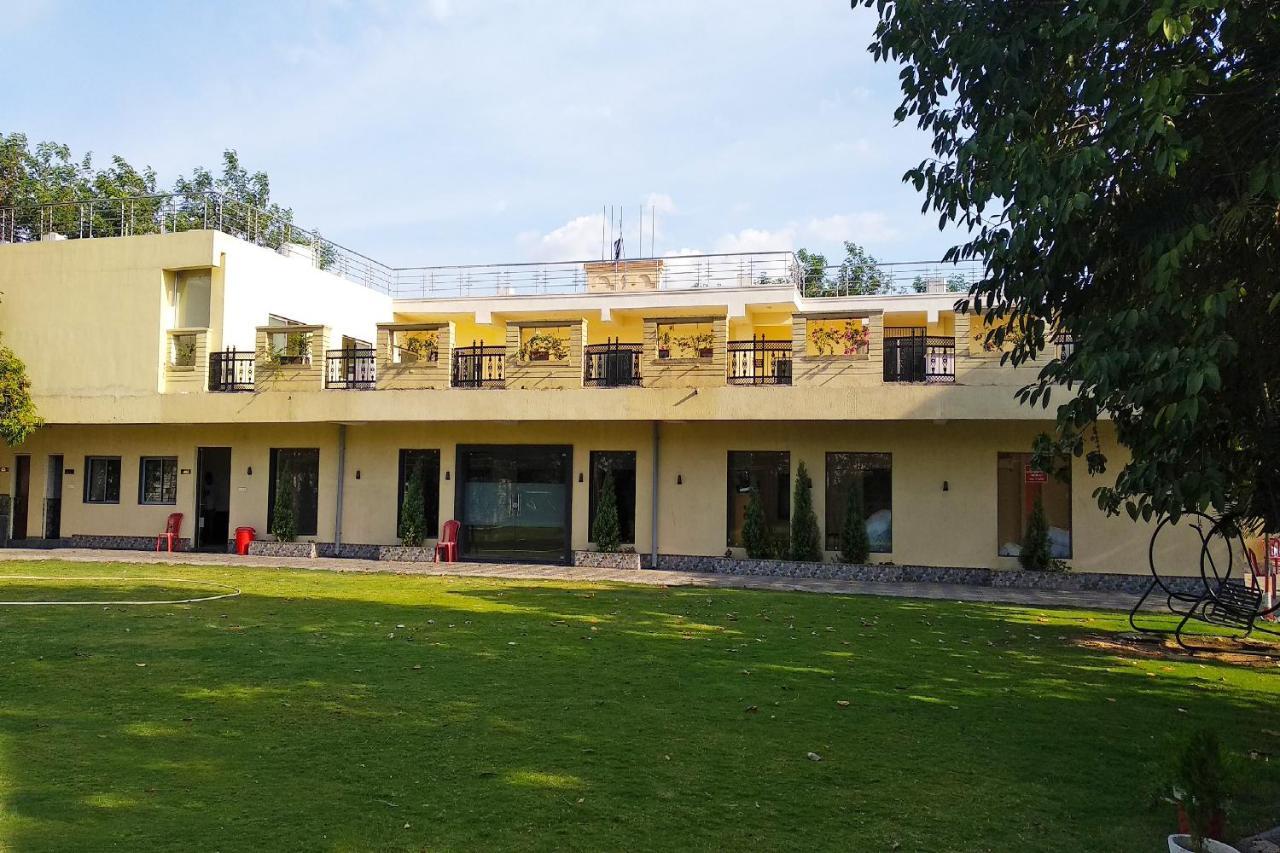 Oyo 14354 Amar Marriage Palace Hotel Dharmpura Luaran gambar