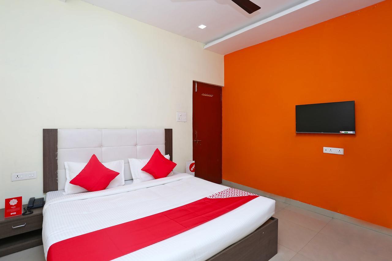 Oyo 14354 Amar Marriage Palace Hotel Dharmpura Luaran gambar