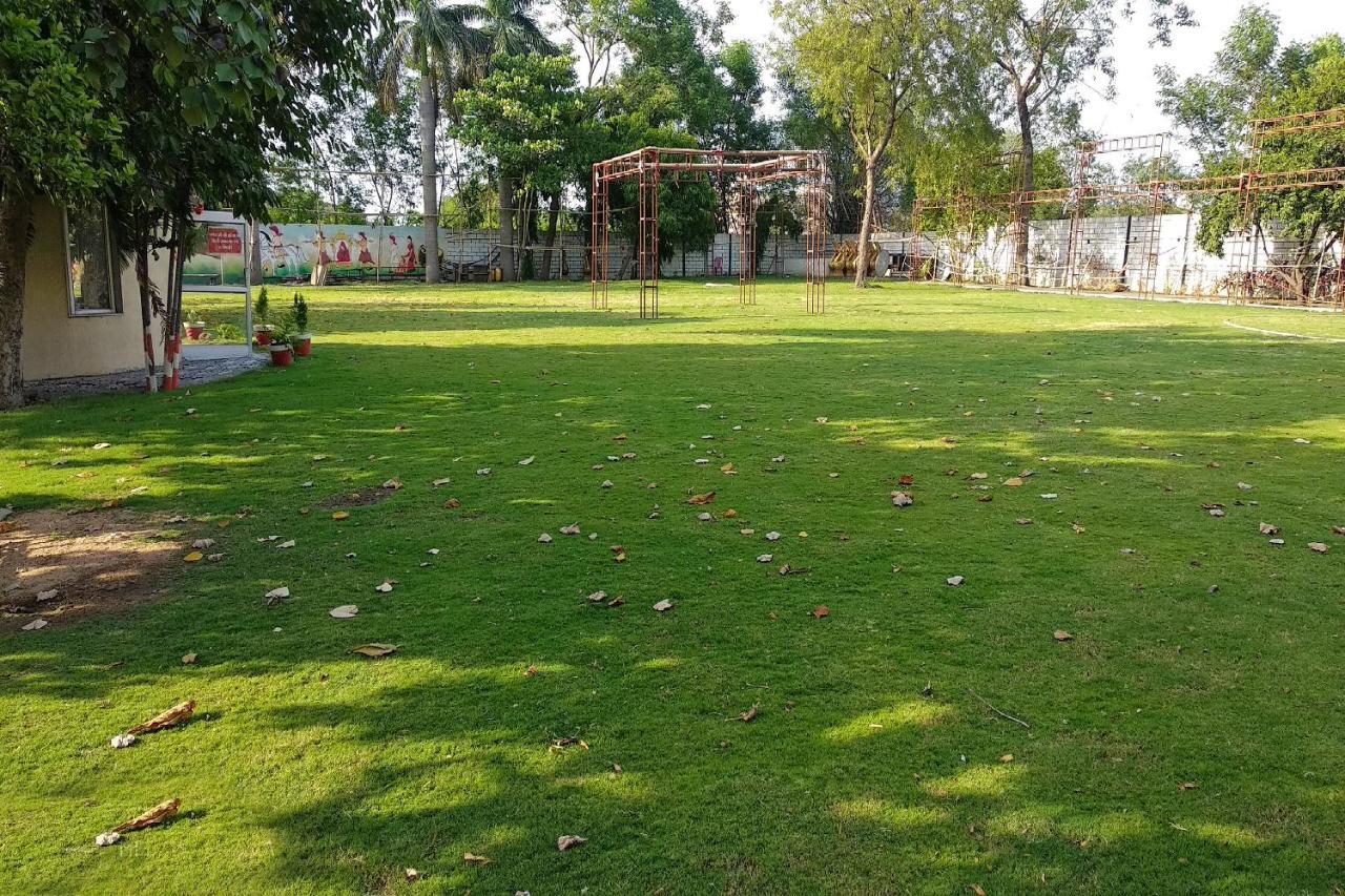 Oyo 14354 Amar Marriage Palace Hotel Dharmpura Luaran gambar