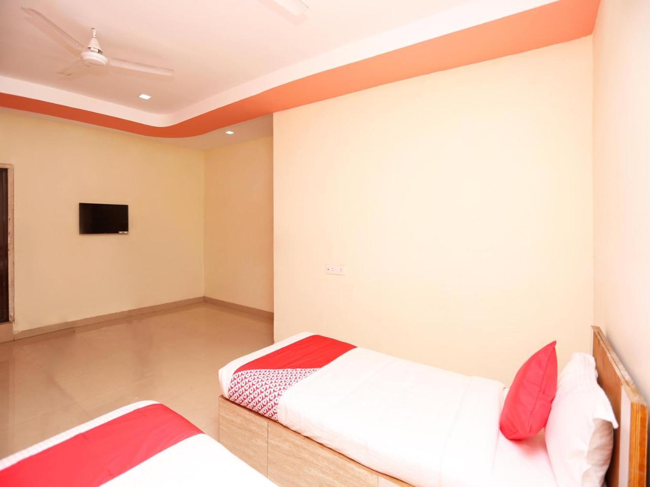 Oyo 14354 Amar Marriage Palace Hotel Dharmpura Luaran gambar